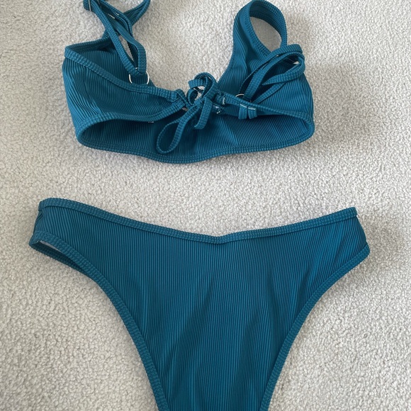 Brand new swimsuit, great condition and quality - Picture 2 of 3